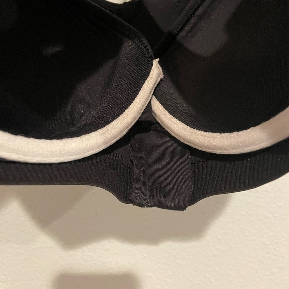 Victoria's Secret Black Zip-Front Sports Bra - Picture 3 of 5